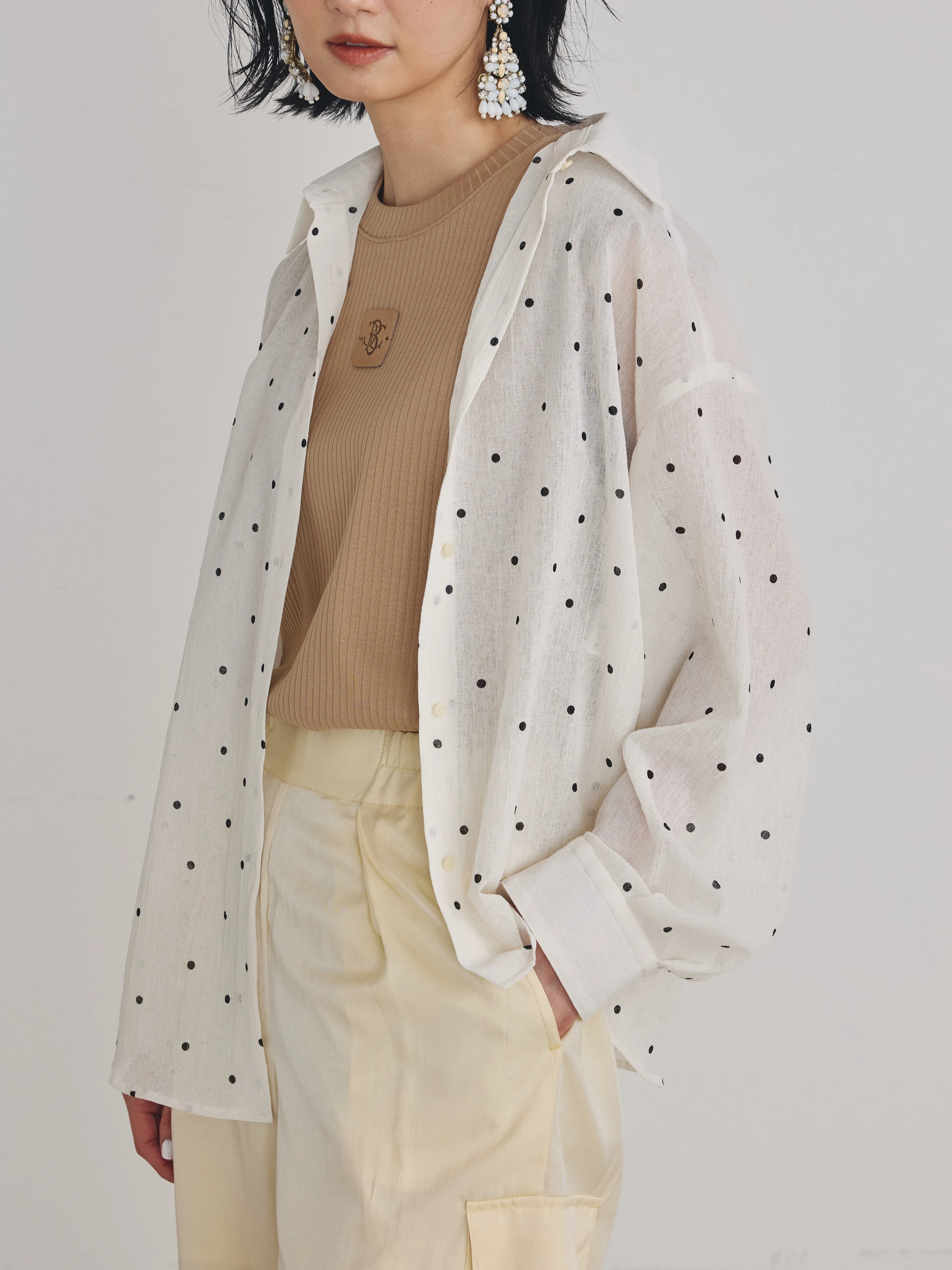 ブラウス シャツ Structured Emoji-like Terracotta Mask-print Cotton Shirt / コットンシャツ スクエアレース クロップドシャツ【洗濯機洗い可】（シャツ