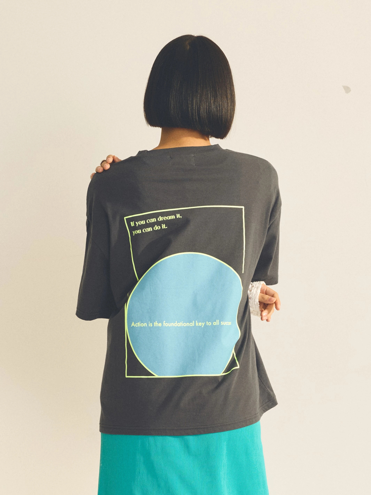 Arumlily by COOMB(アロームリリーバイクーム) |ロゴプリントTシャツ